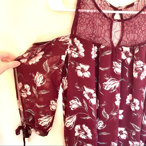 Open sleeve Trixxi Floral Dress - Picture 3 of 5